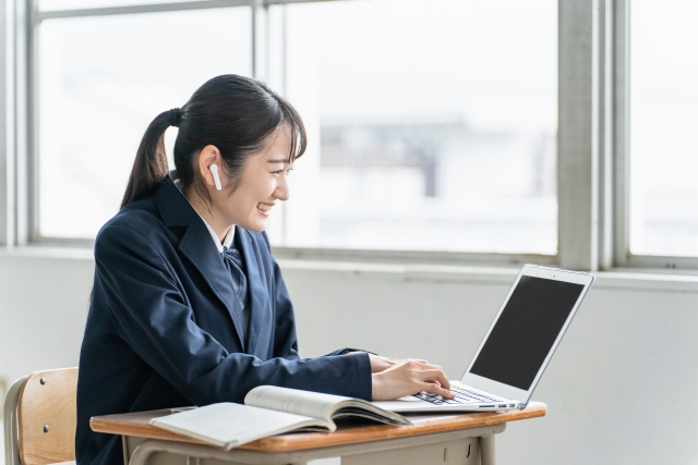 中高生の英検対策におすすめのオンラインサービス7選